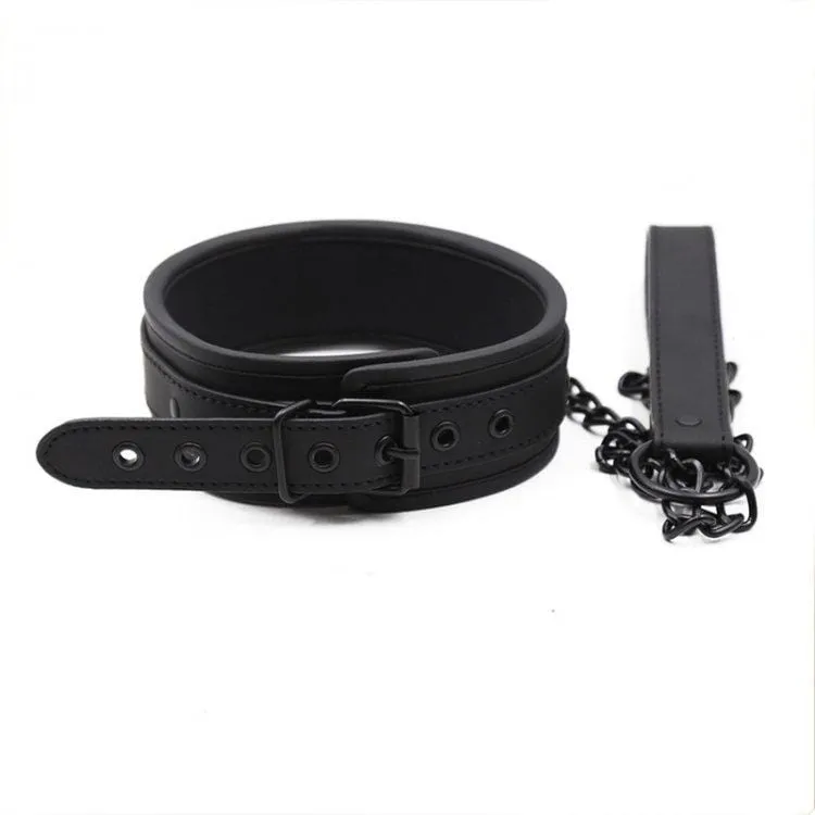 1717MQ      Film Noir Blackout Lined Bondage Collar with Leash Set