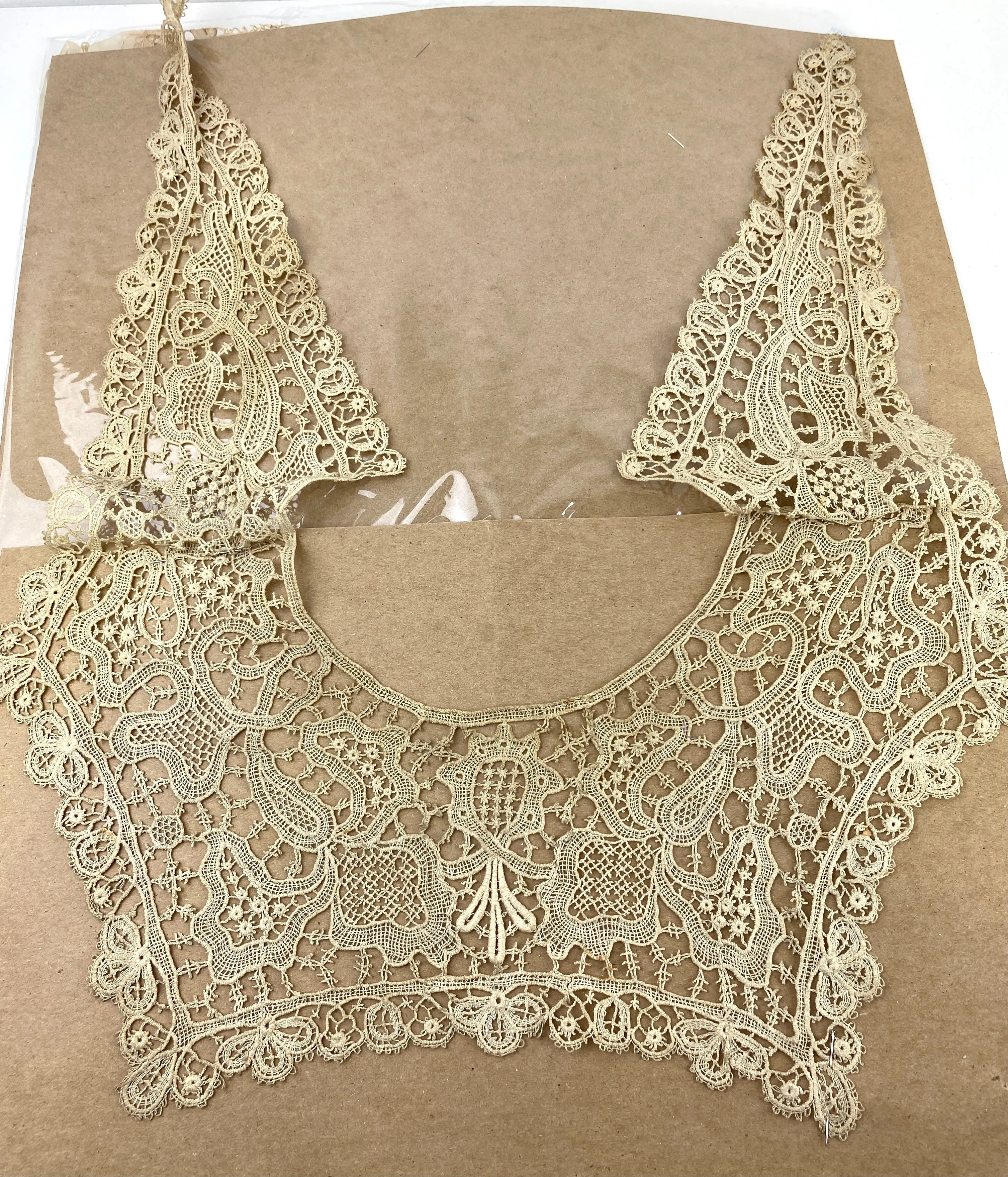 Antique Edwardian Beige Crochet Lace Collar