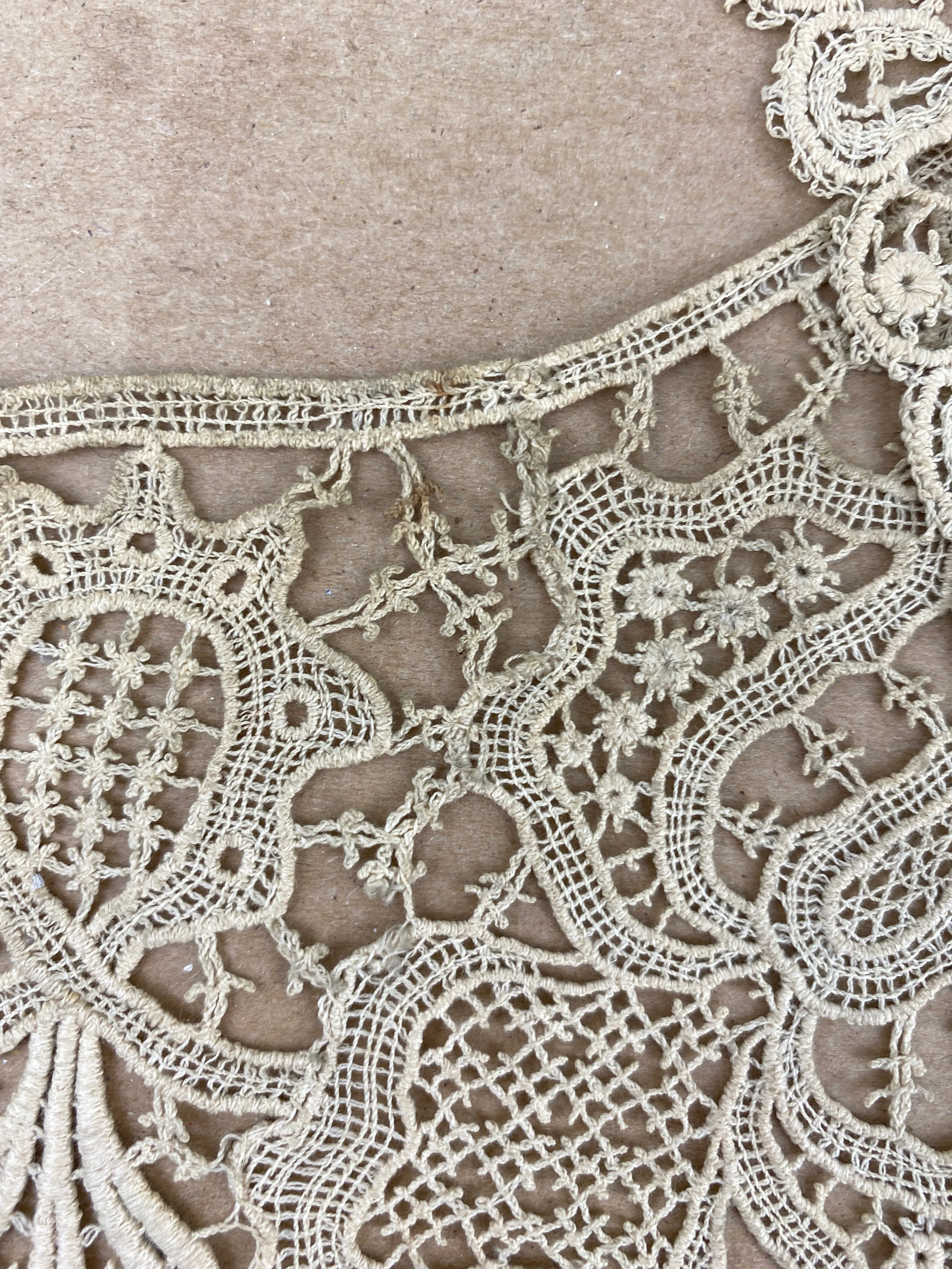 Antique Edwardian Beige Crochet Lace Collar