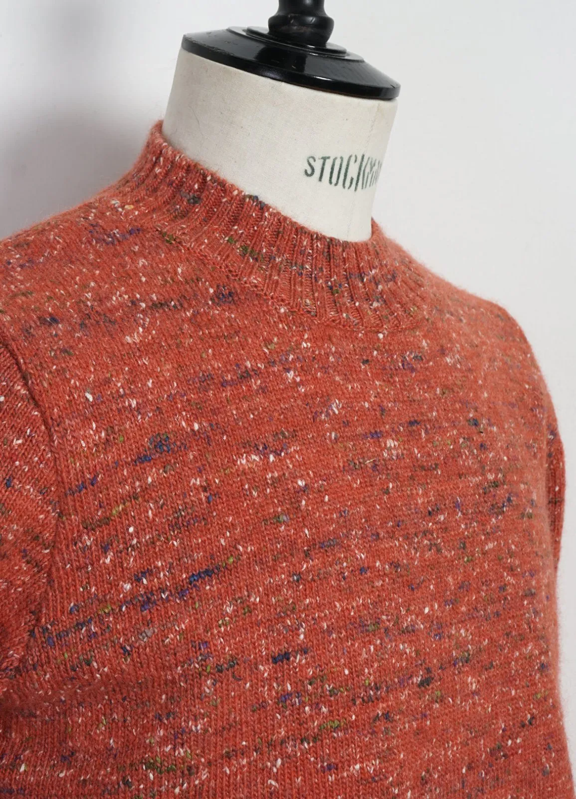 EIVIND | Crew Neck Rib Sweater | Donegal Coral