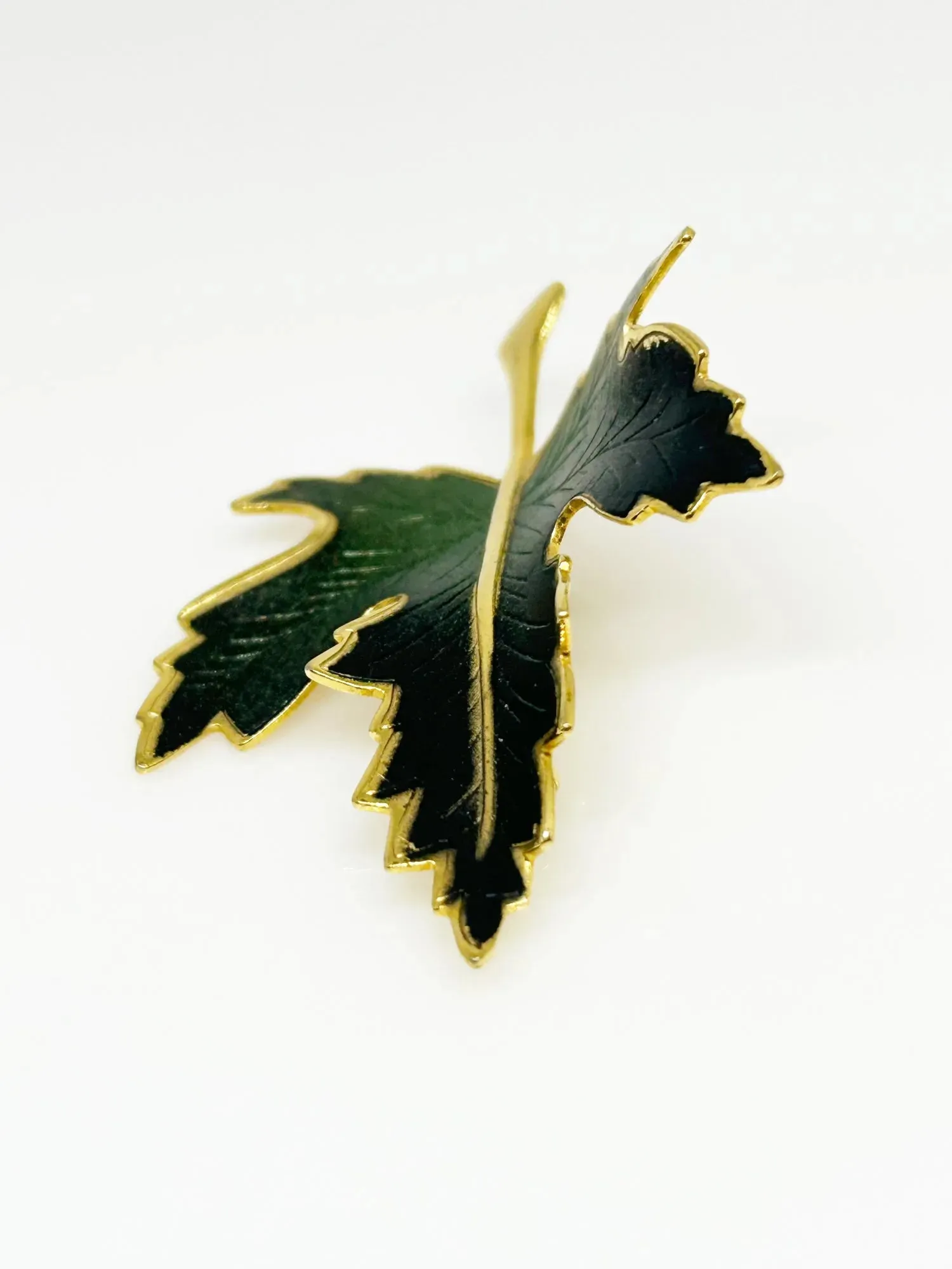 Green Enamel Pretty Vintage Leaf Brooch