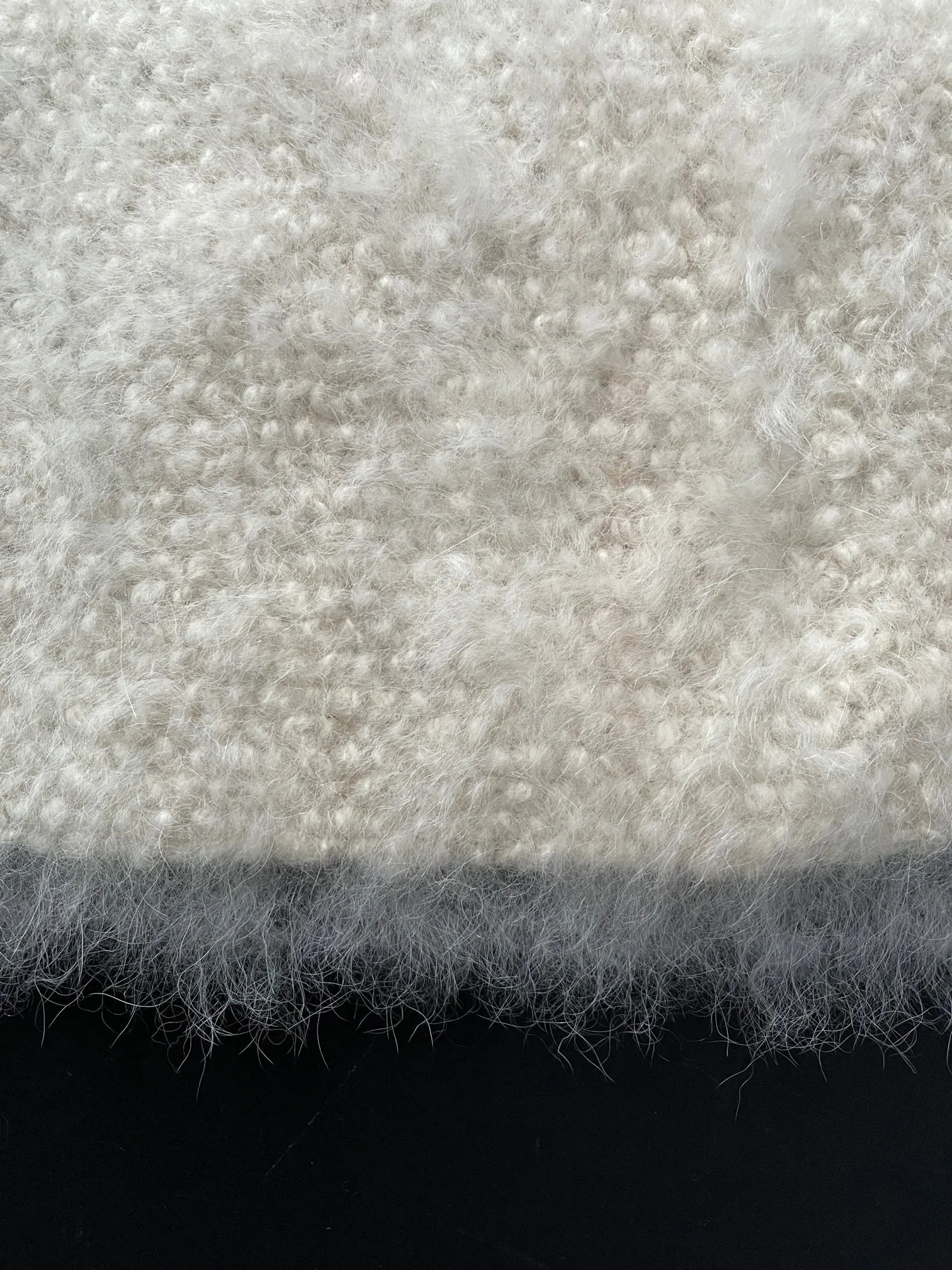 No 3 : Samoyed Scarf - grey and white