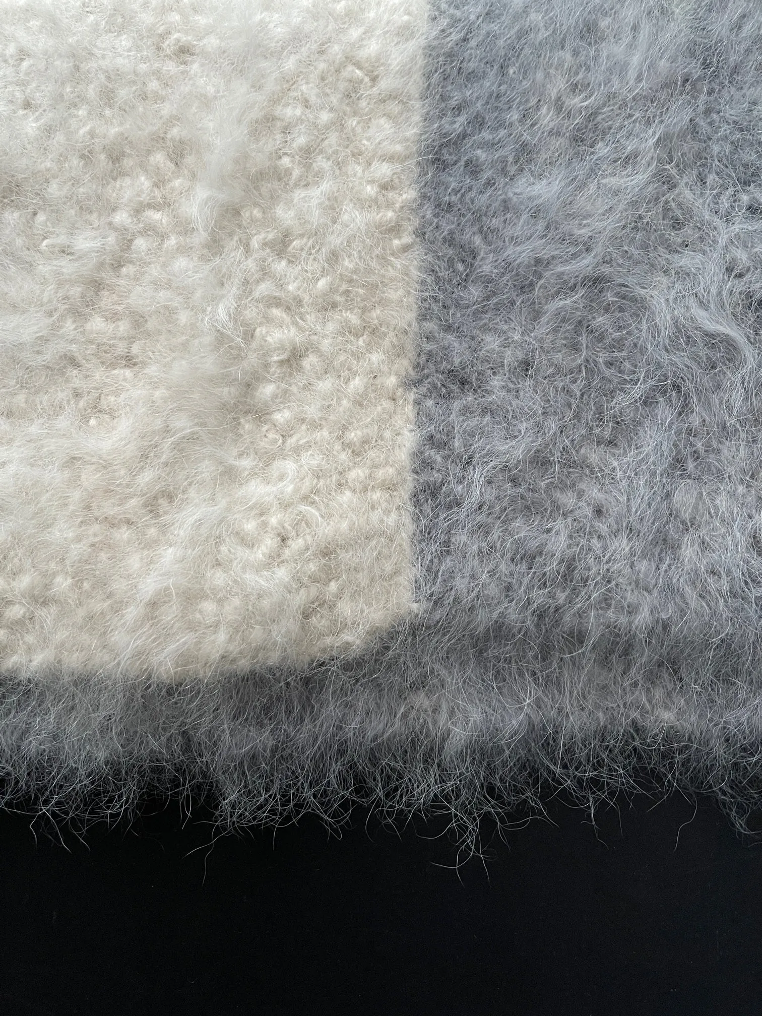 No 3 : Samoyed Scarf - grey and white