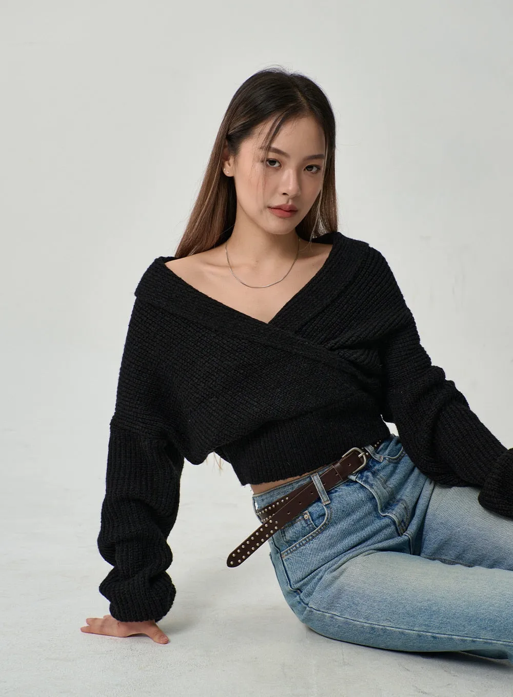 Off-Shoulder V-Neck Crossed Sweater CD19