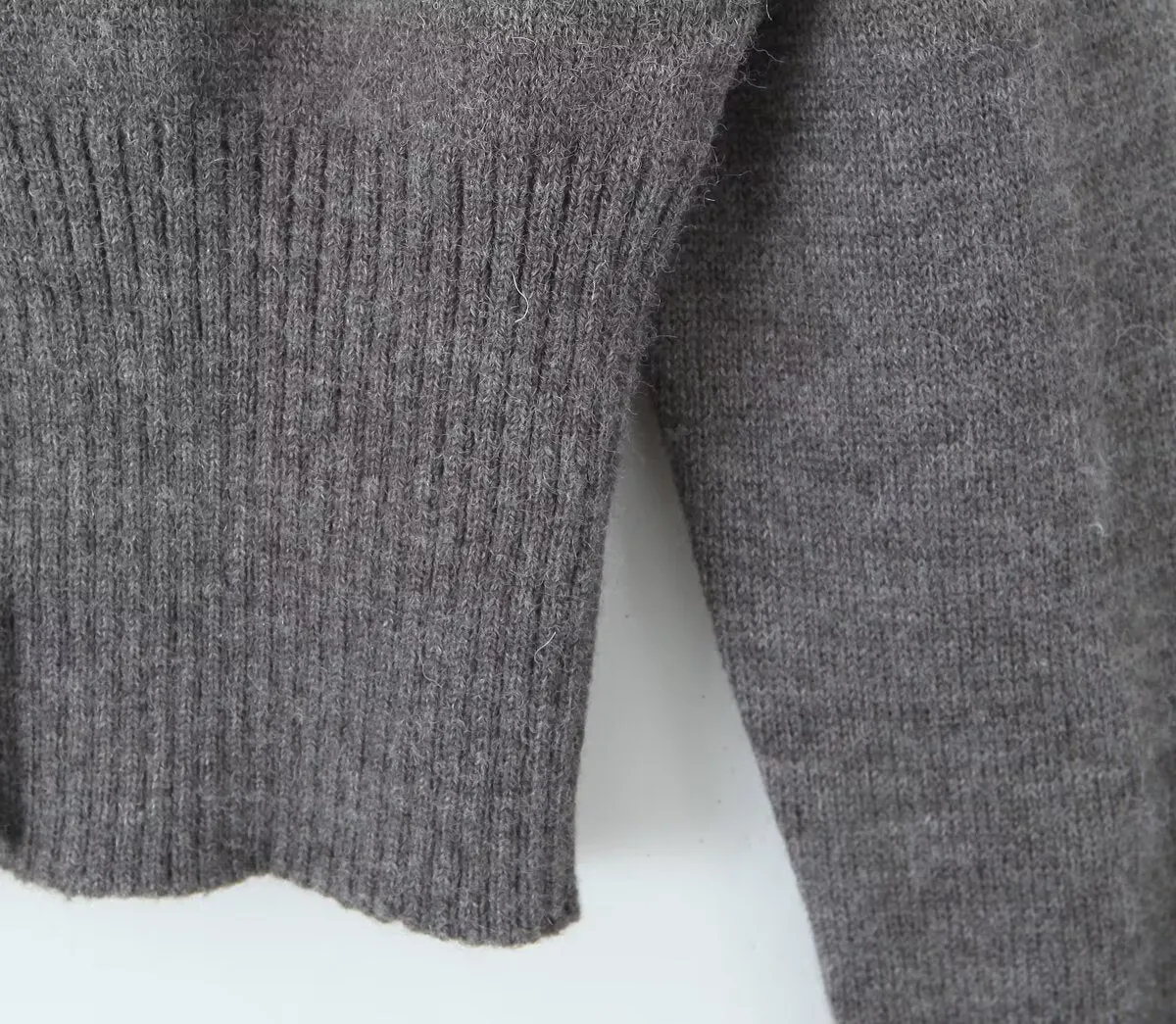 Simple round Neck Wool Sweater Autumn Long Sleeves Sweater