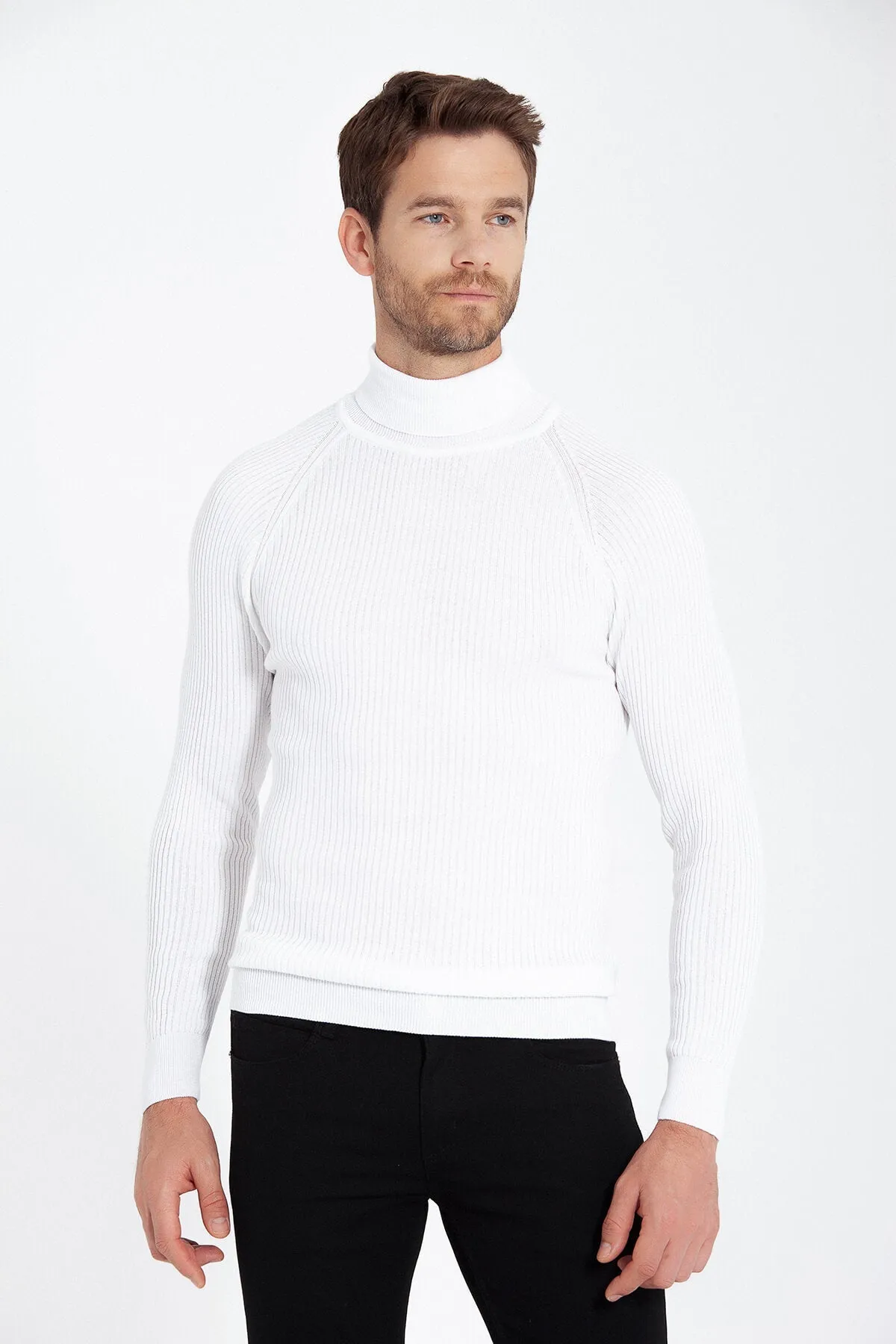 Slim Fit Ecru Turtleneck Sweater