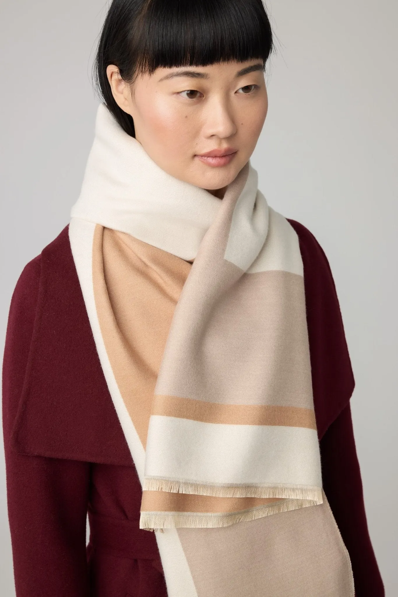 SOIA&KYO ABEGAIL - Geometrical Woven Scarf With Fringed Edge