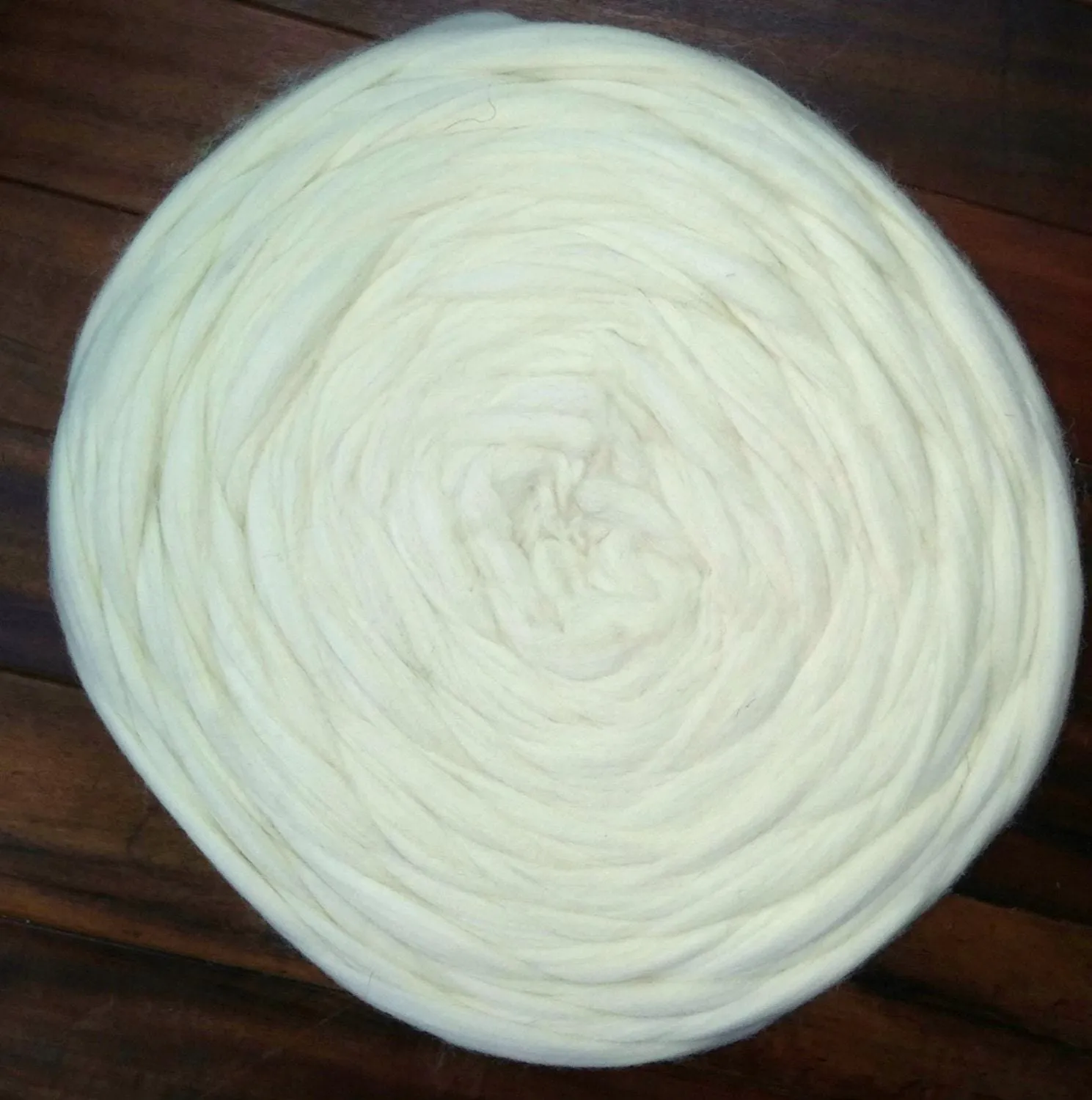 Wholesale Wool Roving, 30lbs Roll Natural White Wool Top Fiber Spinning, Felting, Knitting, Weaving Wool supplies Wool Bump Wool Supplier